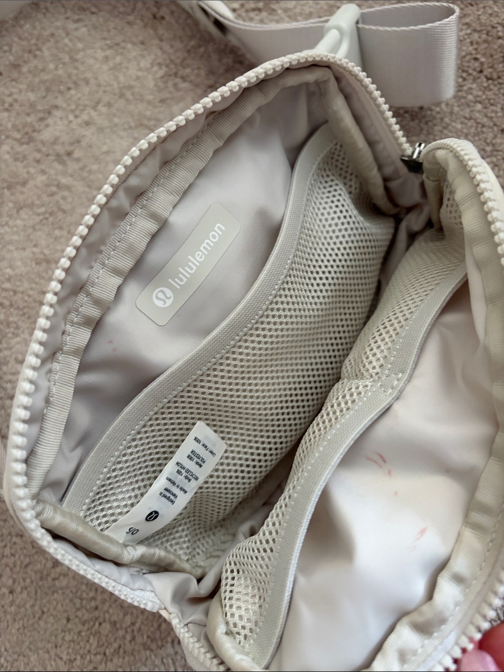 Lululemon belt bag - Picture 2 of 8
